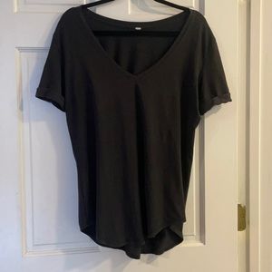 Black lululemon tee